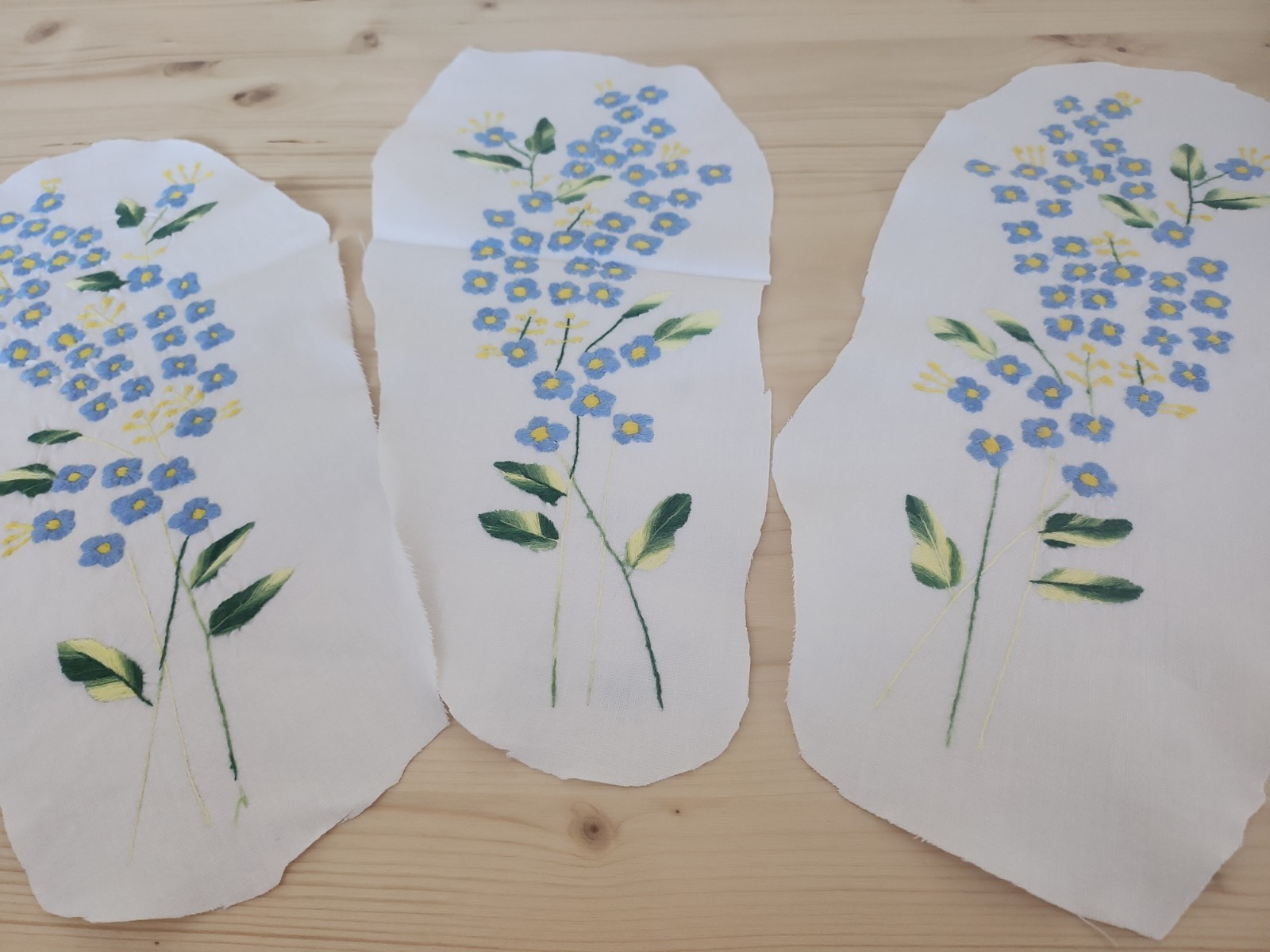 Lot 3 longues broderies anciennes colorées  fleur bleu fait main B5