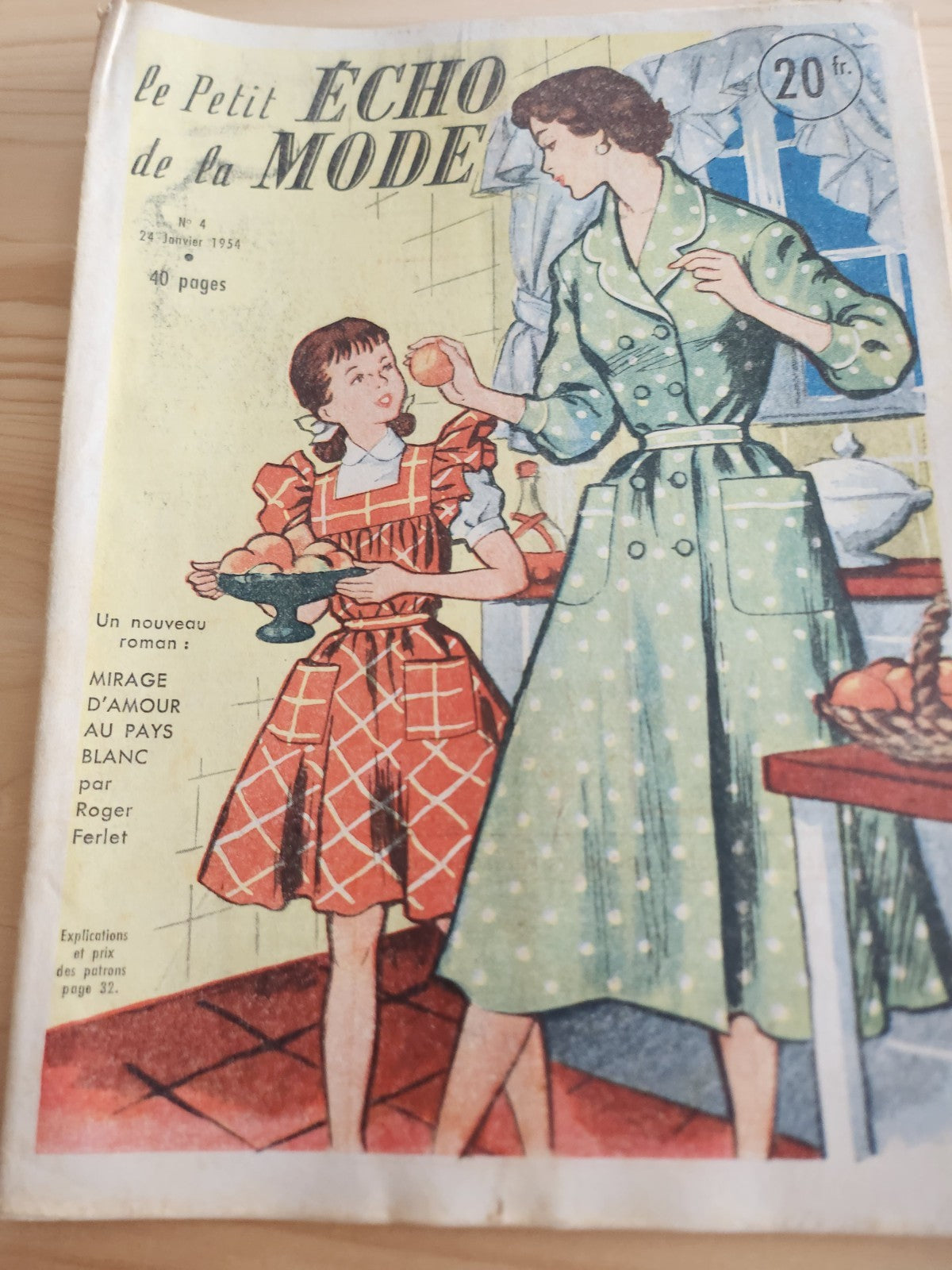 Le petit echo de la mode 1954 n°4  bonnet meunier robes enfants