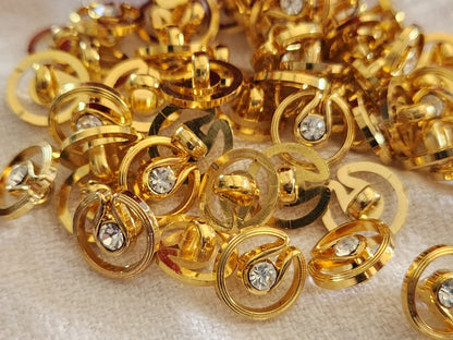 Lot 18 boutons fond d'atelier acrylique doré avec strass pied 1,2 cm ref 4930