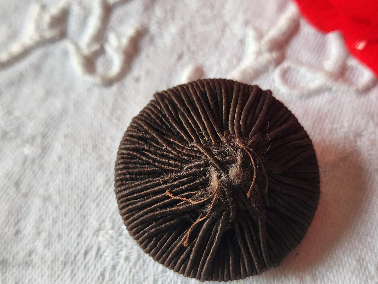 Gros bouton ancien en passementerie marron  superbe 3,1 cm D12T
