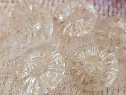 Lot 5 boutons anciens en verre travaillé  transparent relief 1,8 cm ref 6580