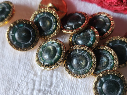 Lot 7 boutons vintage en métal coeur vert gris doré  pied 1,3 cm ref 3129