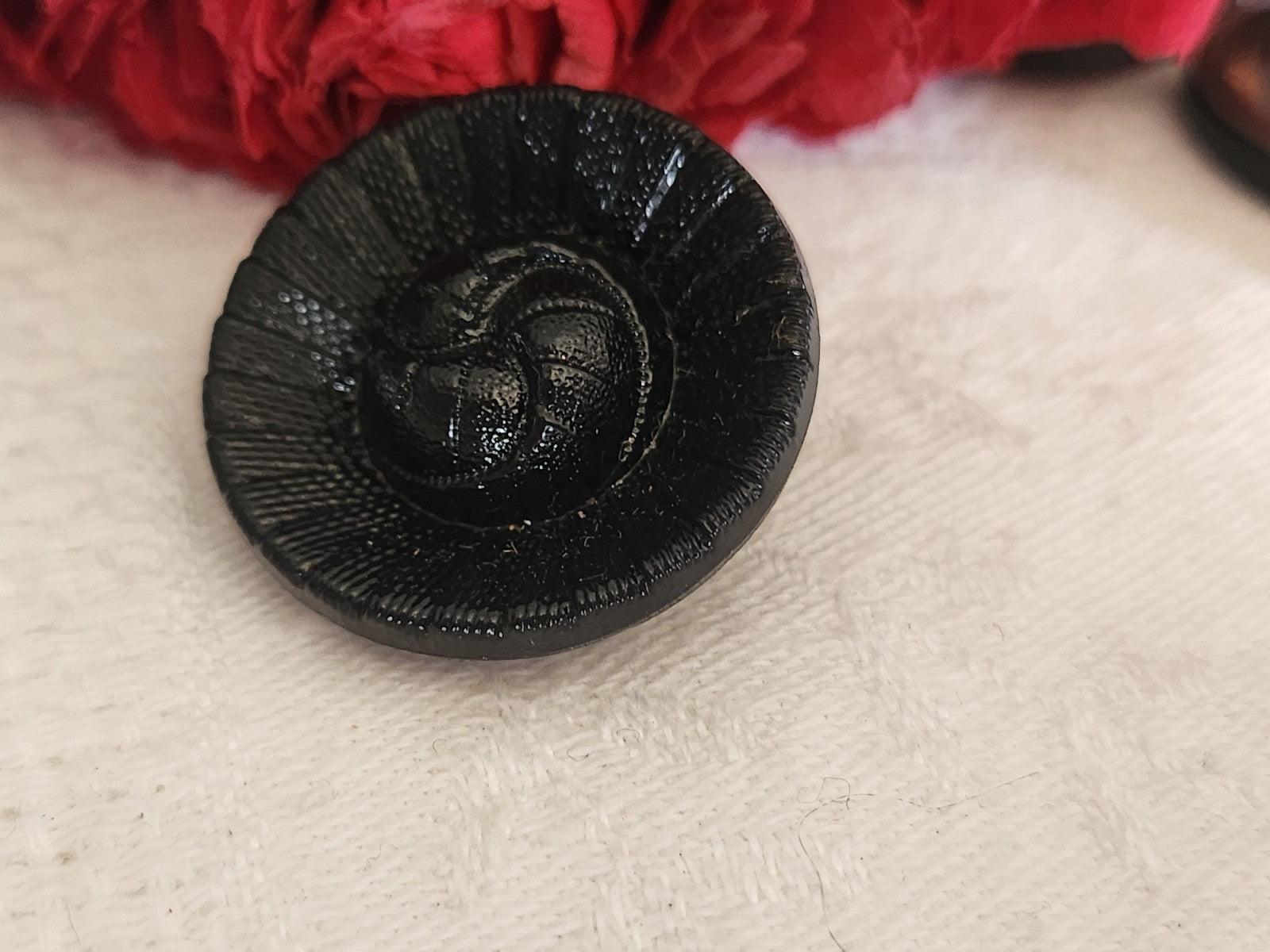 Bouton ancien en verre noir cœur spirale vintage 2,7 cm D14K