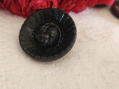 Bouton ancien en verre noir cœur spirale vintage 2,7 cm D14K