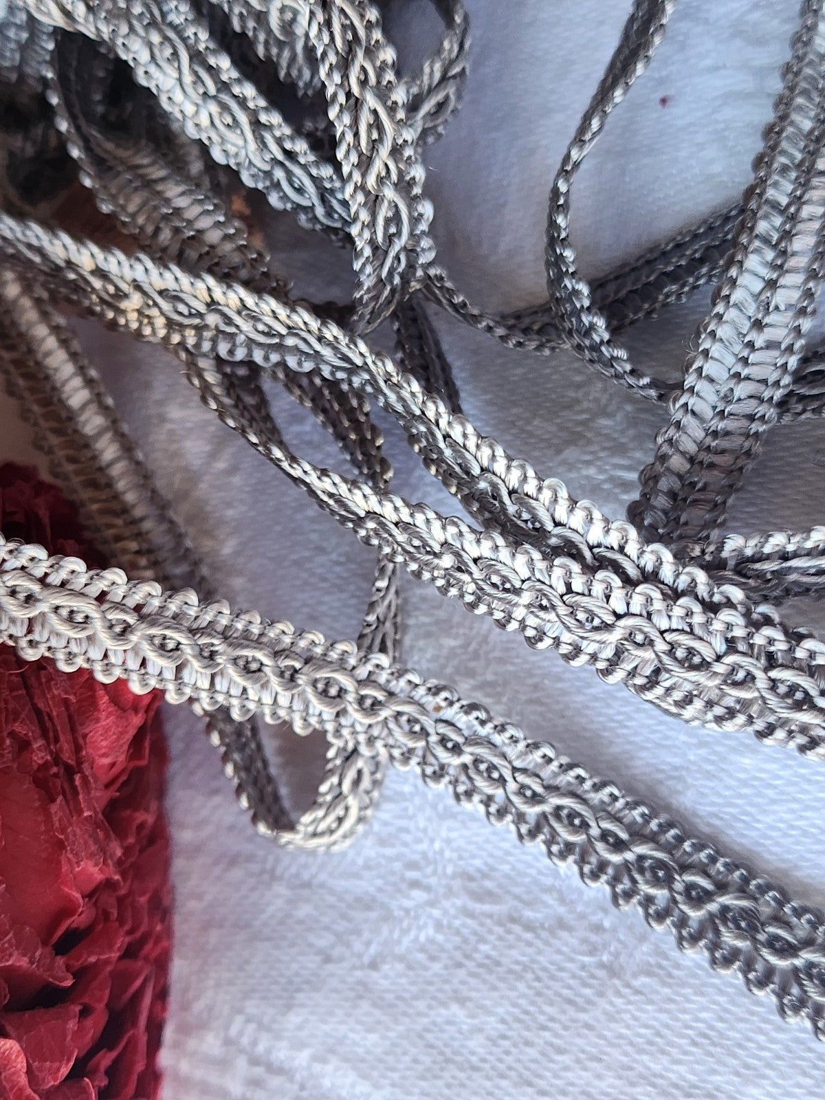 Galon vintage bordure  gris satiné 3 mètres sur 0,7 cm A2