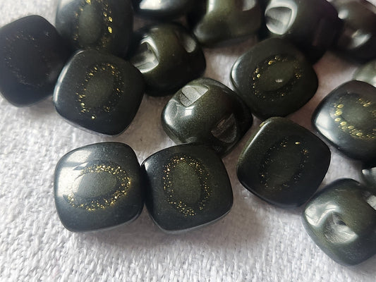 Lot 24 mini  boutons vintage à pied jolis carré vert  paillette  1 cm ref 2617