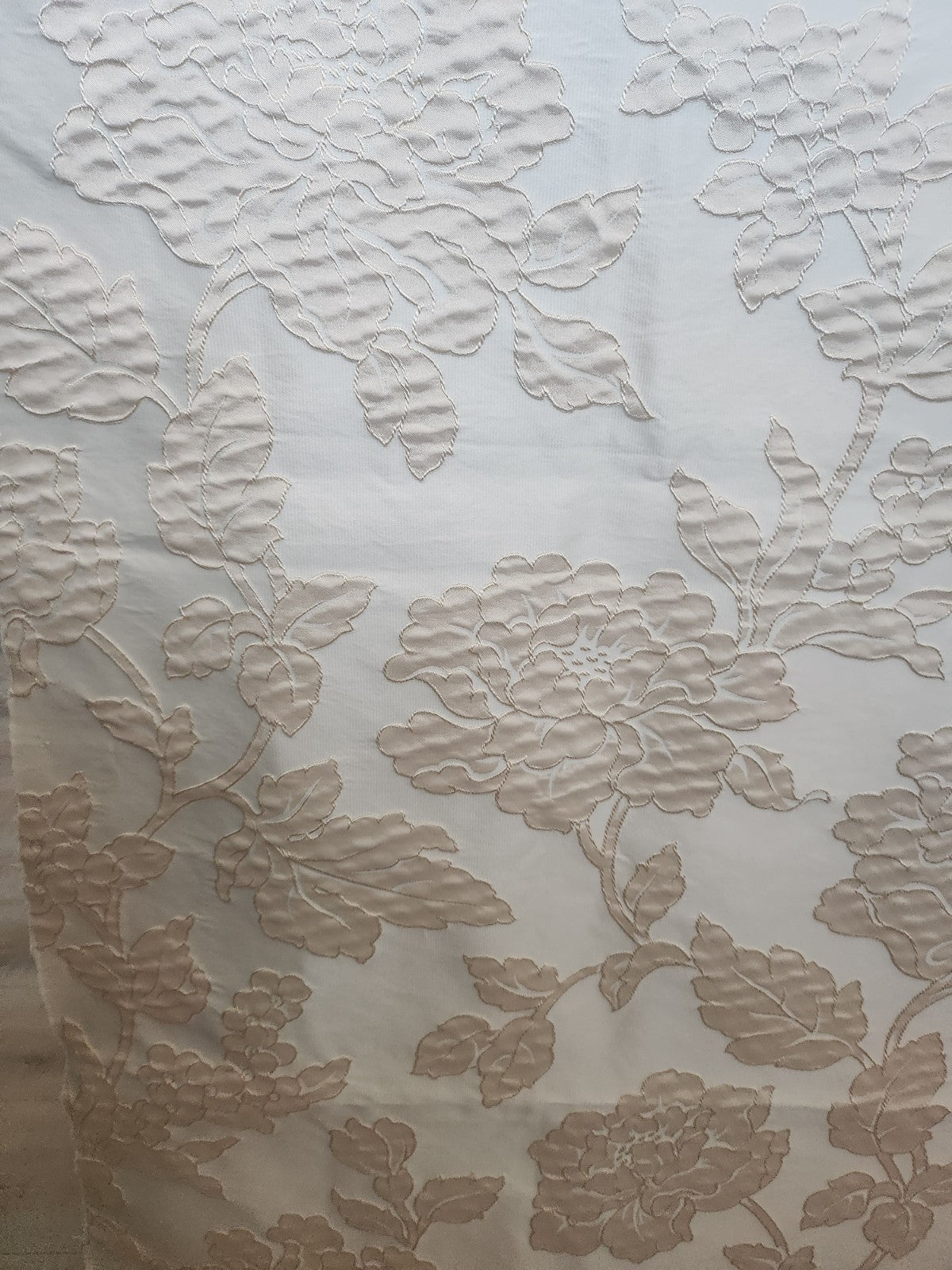 Ancien coupon de tissu damassé beige écru relief 205 cm sur 61 cm B5