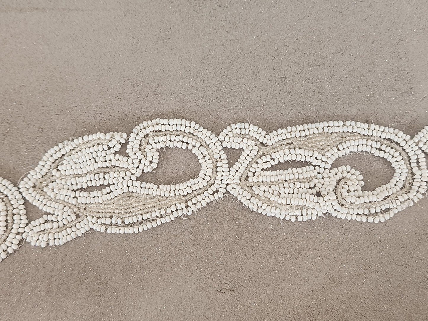 Dentelle ancienne style jais blanc année folle perlé galon fait main 81 cm T9