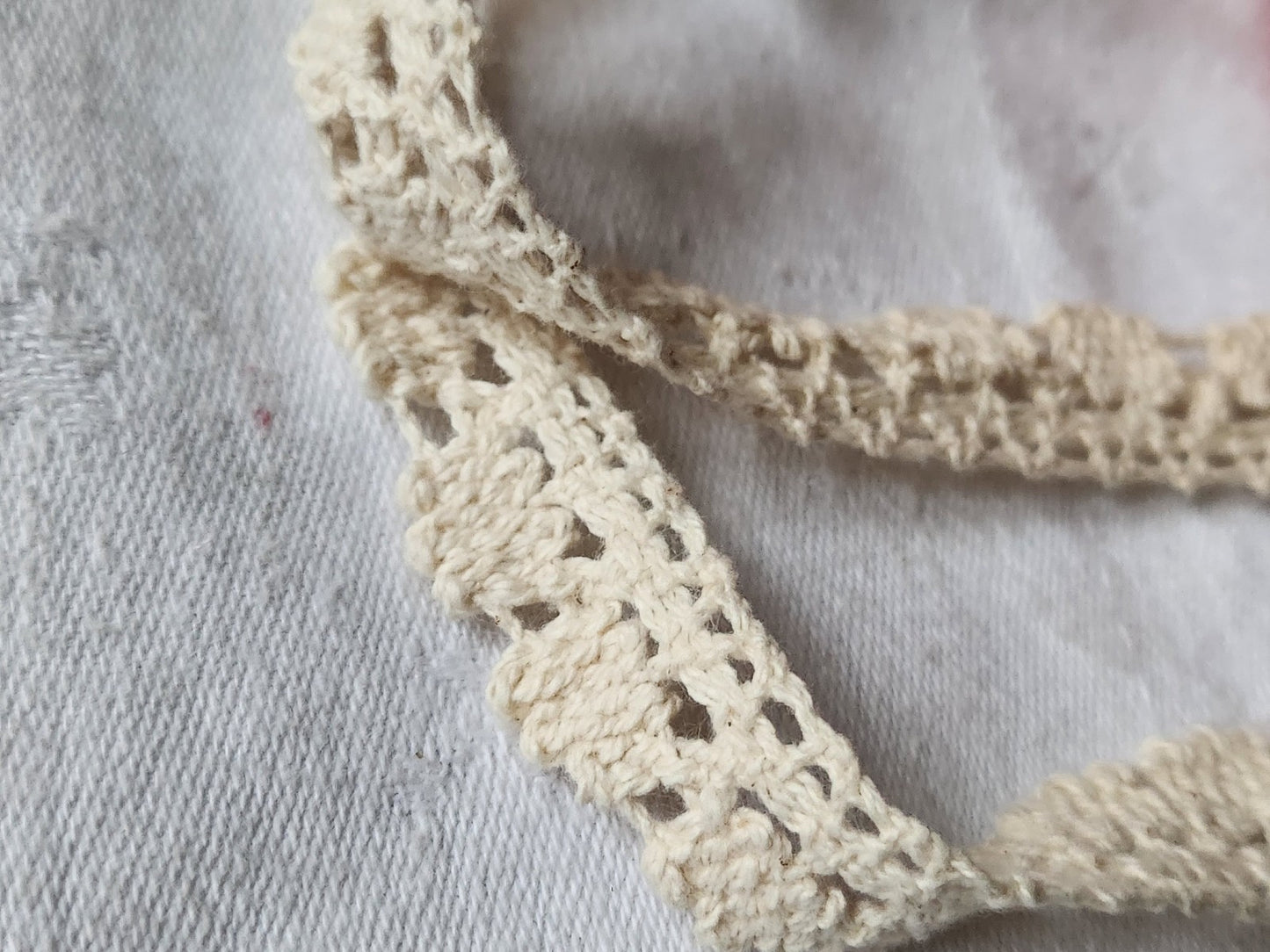Dentelle  vintage écru beige  coton 5 métres sur 1,5 cm A3