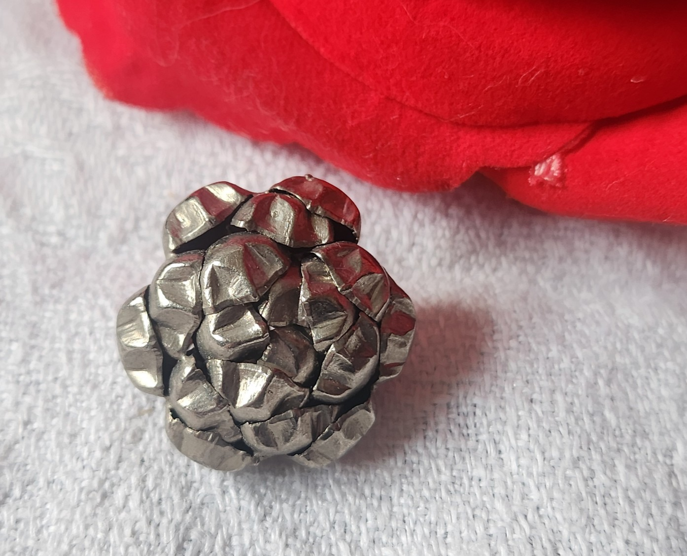 Bouton vintage métal argenté originaux main 2 cm D16E