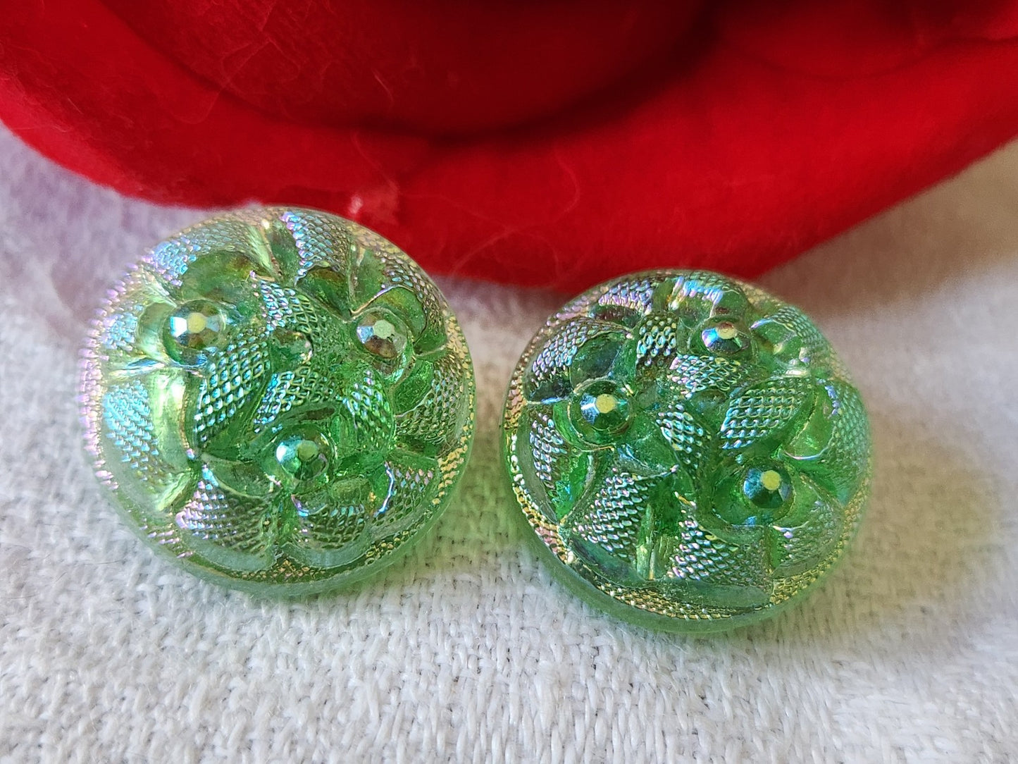 Duo boutons anciens en verre vintage mordoré vert 1,7 cm G18E
