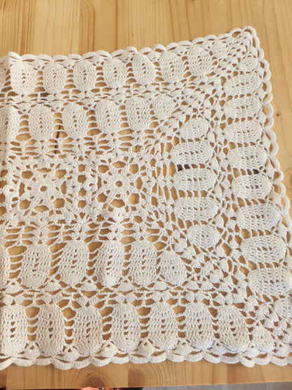 Grand napperon ancien crochet blanc rectangulaire 35 sur 55 cm B7