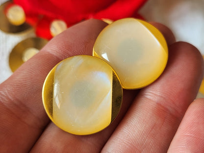 Lot 6 gros boutons vintage blanc reflet mordoré 2,5 cm ref 1220