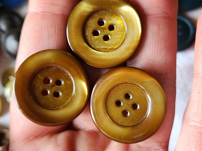 Trio gros boutons anciens en nace teinte a definir 2,6 cm G10S