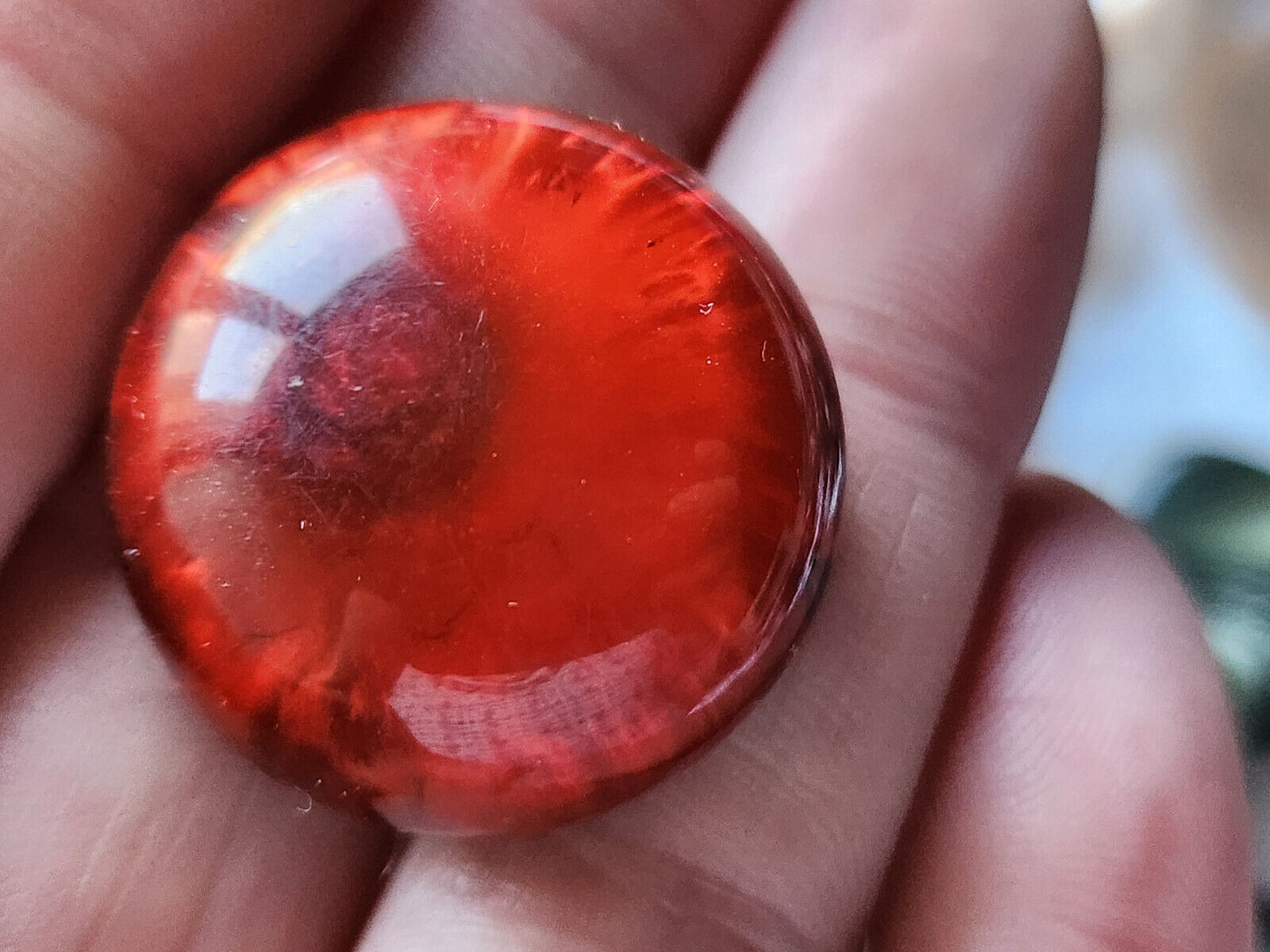 Collection gros bouton ancien rouge bombé reflet satiné 2,6 cm D12F
