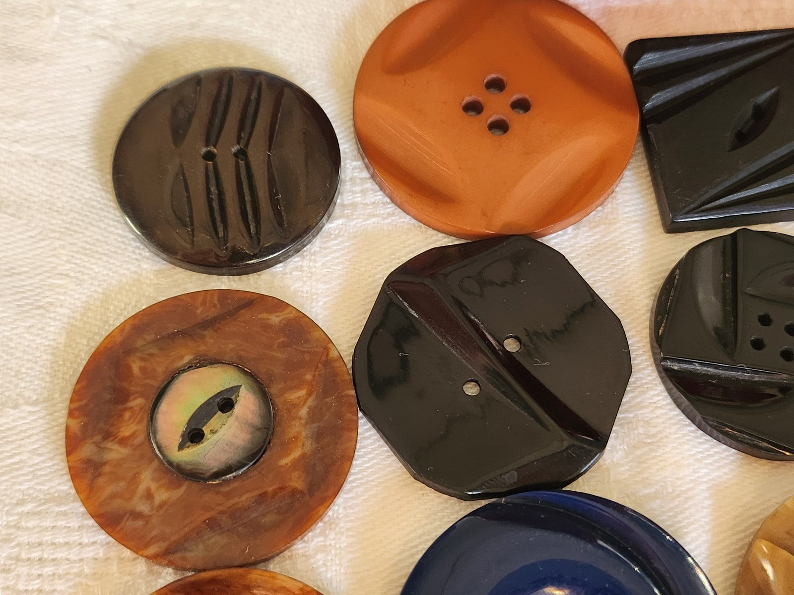 Lot 20 boutons anciens art deco bakelite plastique galalithe 2,7 à 3,5 cm T1