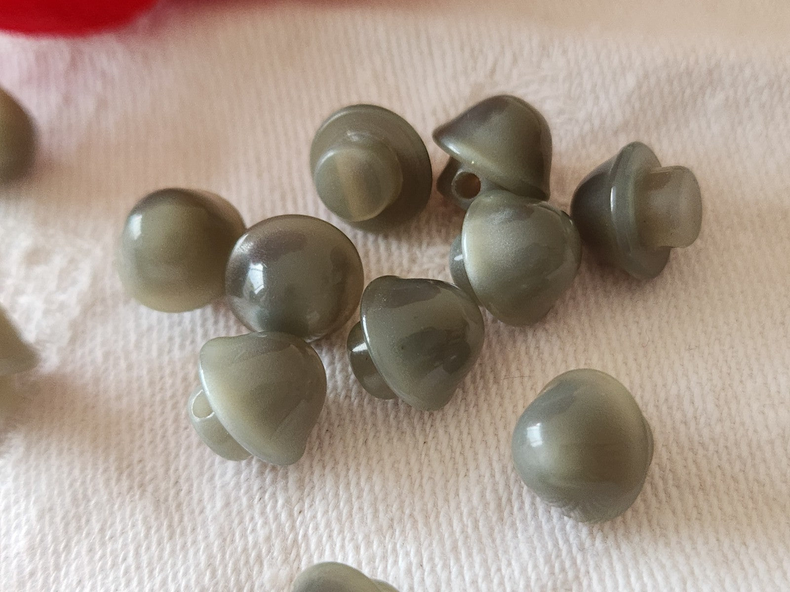 Lot 12 mini boutons vintage gris pied champignon 0,9 cm 9 mm ref 6417