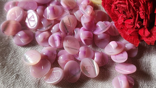 Lot 6 boutons vintage en nacre violet 0,8 sur 1,1  Valentino Garavani ref 3826