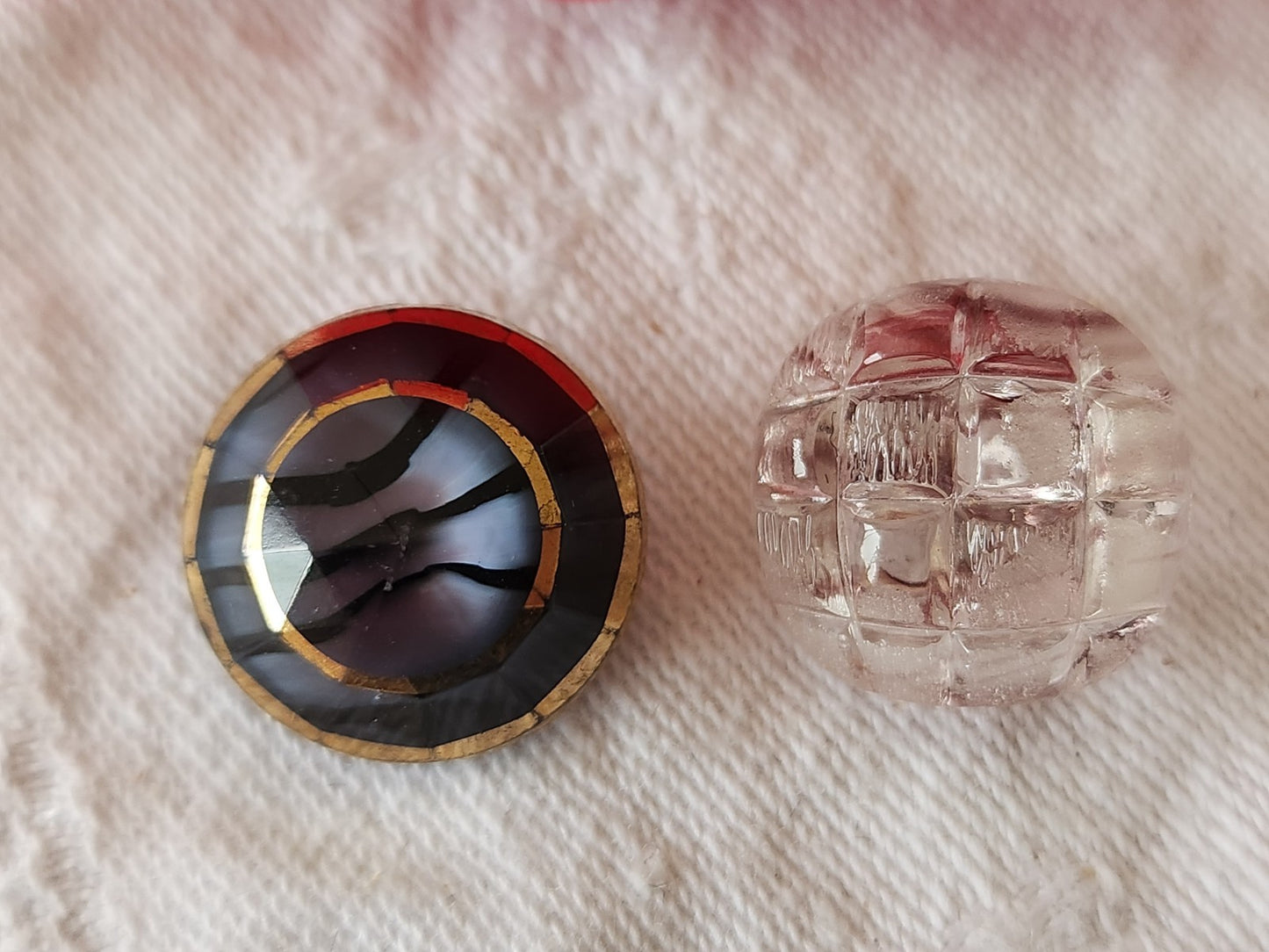 Duo boutons anciens en verre vintage violet  1,6 et 1,7 cm  G12L
