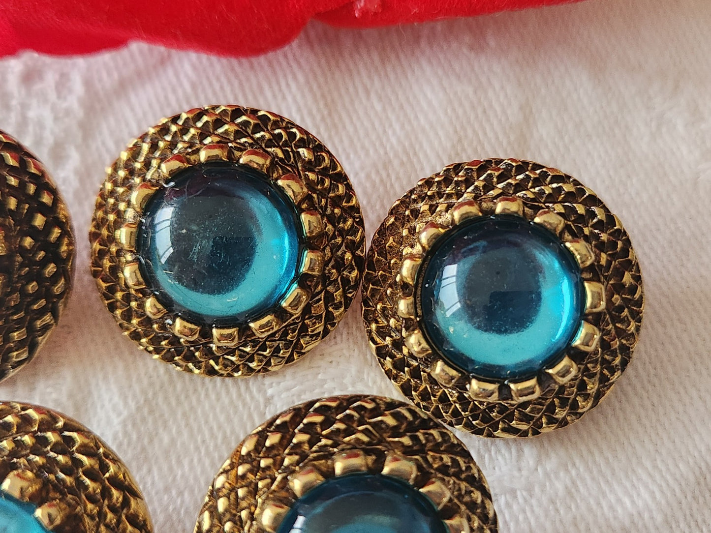 Lot 5 boutons vintage  métal coeur bleu  doré 2,2 cm pied  22 mm ref 6418