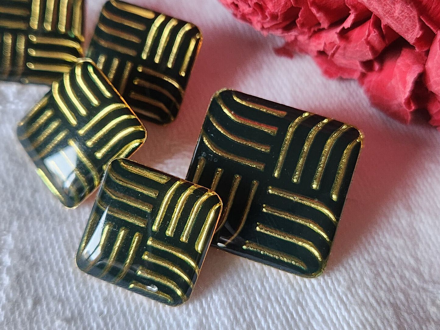 Lot 5 boutons vintage en métal noir inclusion carré pied 1,5 et 2 cm ref 3388