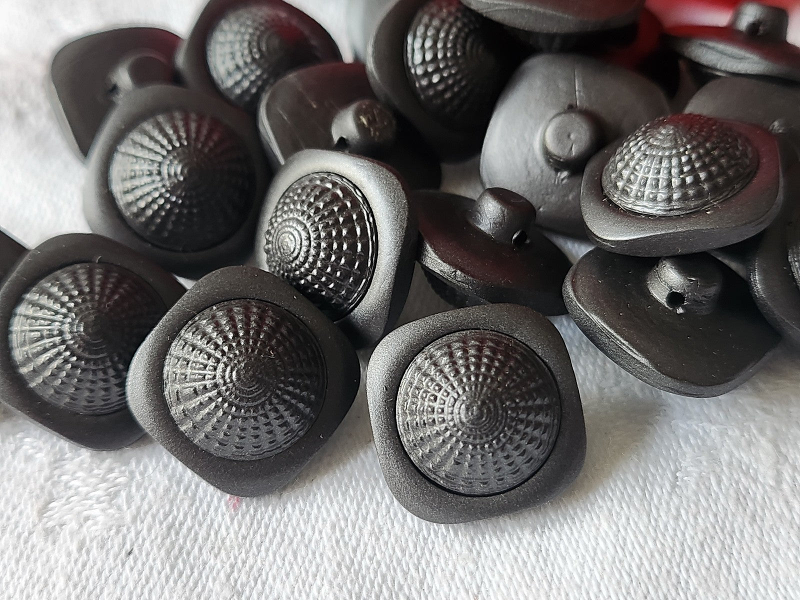 Lot 10 boutons vintage gris dome texturé pied 1,7 cm ref 3149