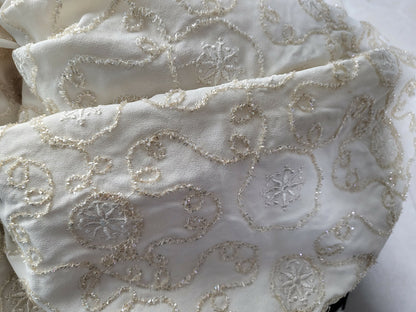 Ancien tissu style crêpe crème ornement irisé  2 m 70  sur sur  91 cm B3