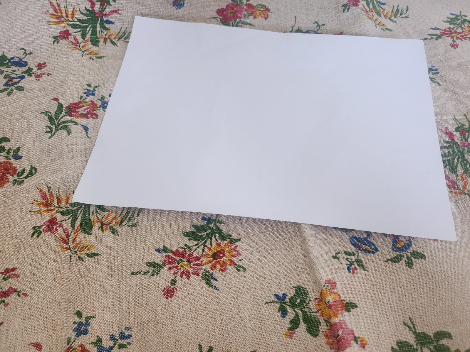 Ancien coupon de tissu lin fleur imprimé 59 cm sur 74 cm B5