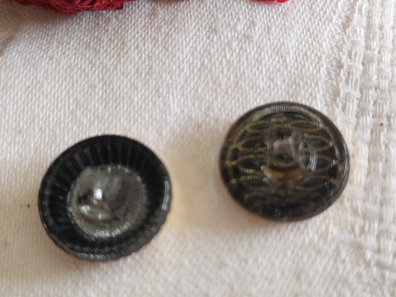 Duo boutons vintage en verre doré pied 1,7 cm G7N
