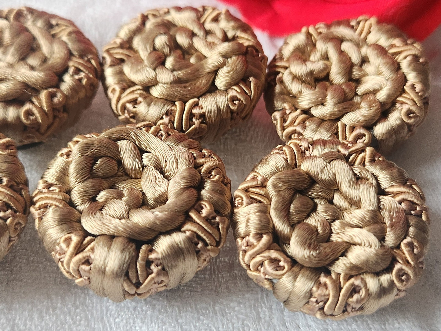 Lot 6 gros boutons anciens en passementerie camel pied 2,8 cm ref 3327