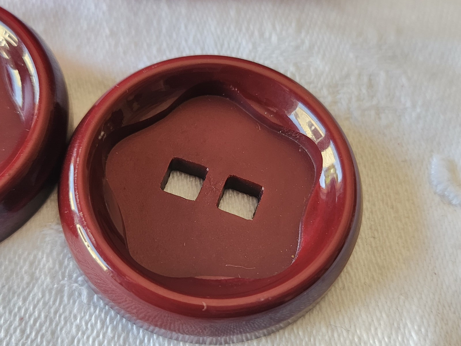 Duo gros boutons vintage rouge foncé épais 3,6 cm G14J