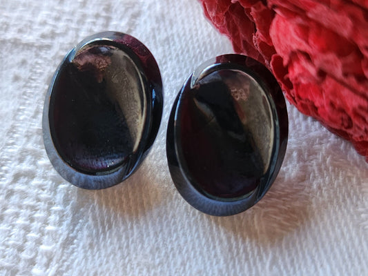 Duo boutons anciens en verre gris 1,3 cm sur 1,8 cm D12D