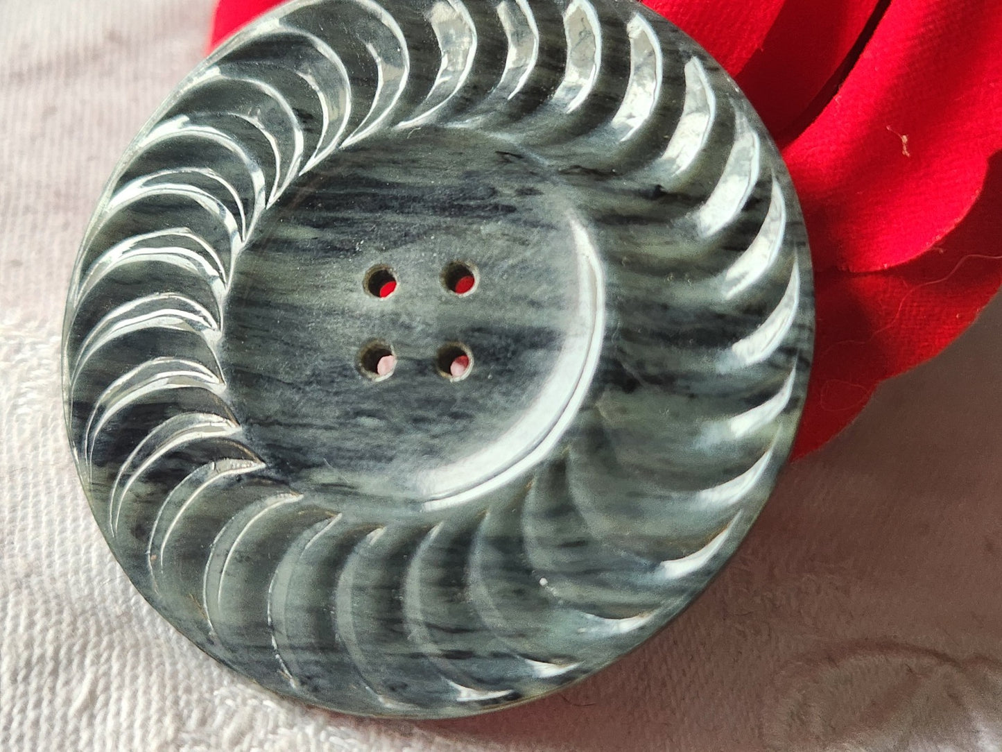 Enorme bouton ancien en galalithe jaspé 5 cm ou 50 mm  ref 5162