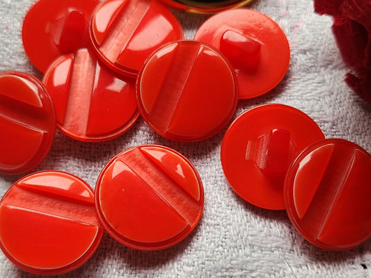 Lot 10 jolis boutons vintage rouge liseré nacré à pied 1,8 cm ref 3529