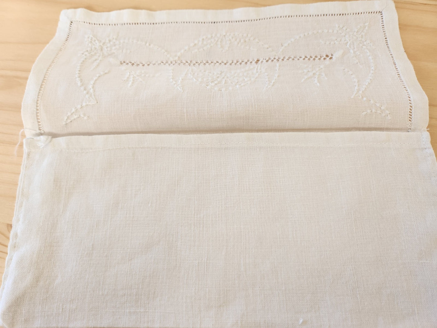 Ancien porte serviette  fait main dentelle broderie  pochette 11 cm sur 25 cm B8