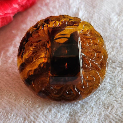 Gros bouton ancien marron en verre écaille relief motif 2,2 cm à pied G10C