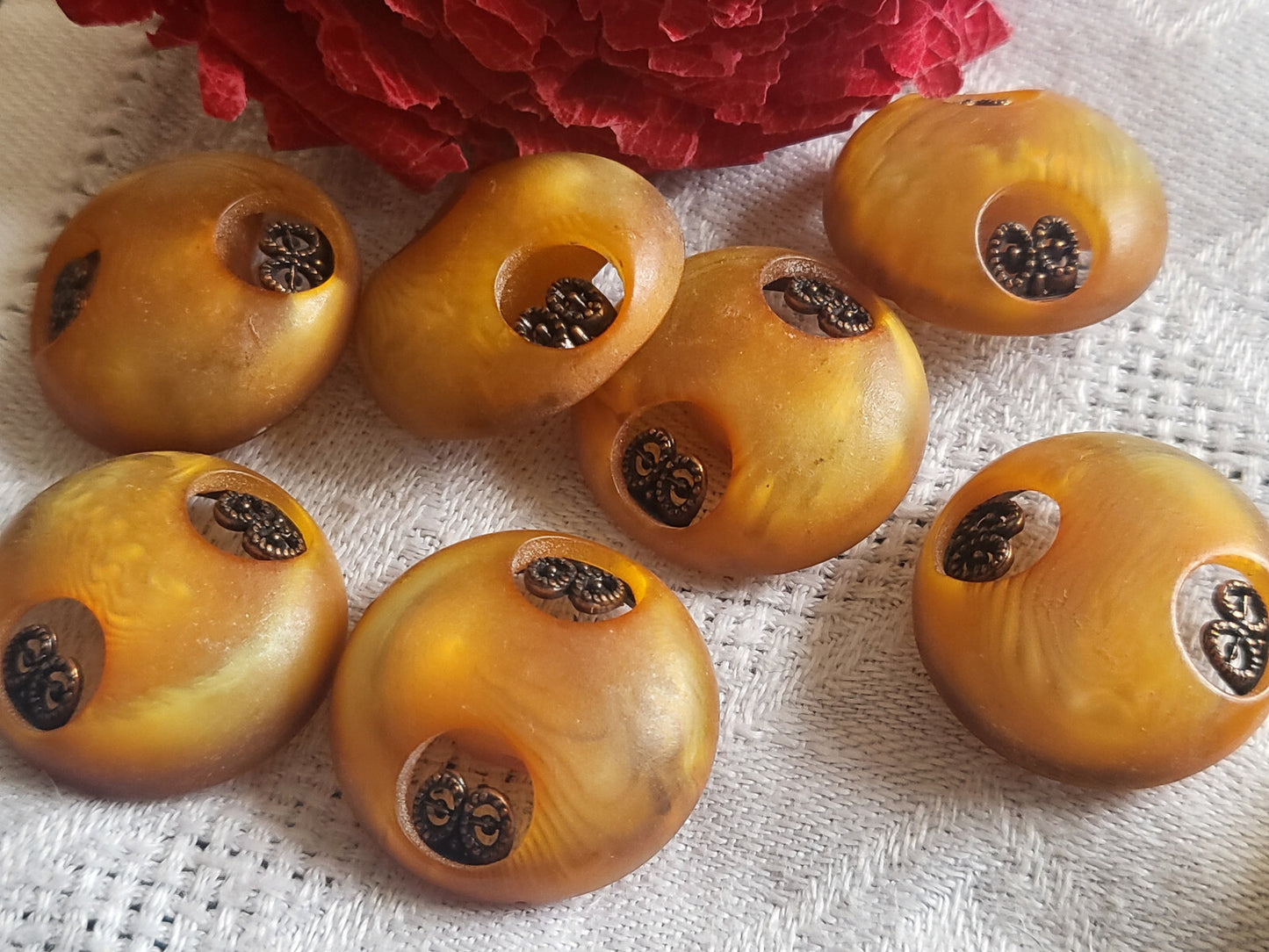 Lot  7 boutons vintage camaïeu orange ajouré pied jolis  2,2 cm ref 5119