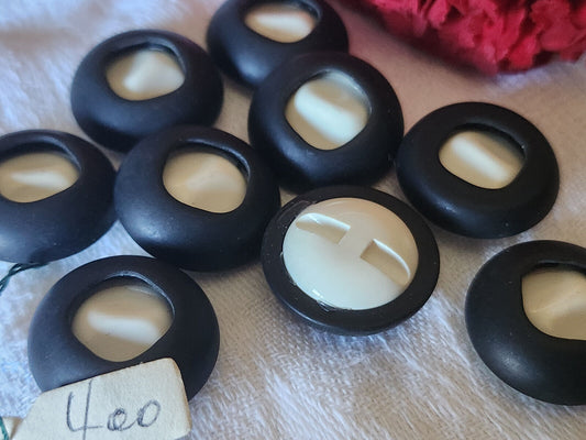 Lot 6 boutons vintage bicolore noir blanc 2,2 cm pied ref 5526