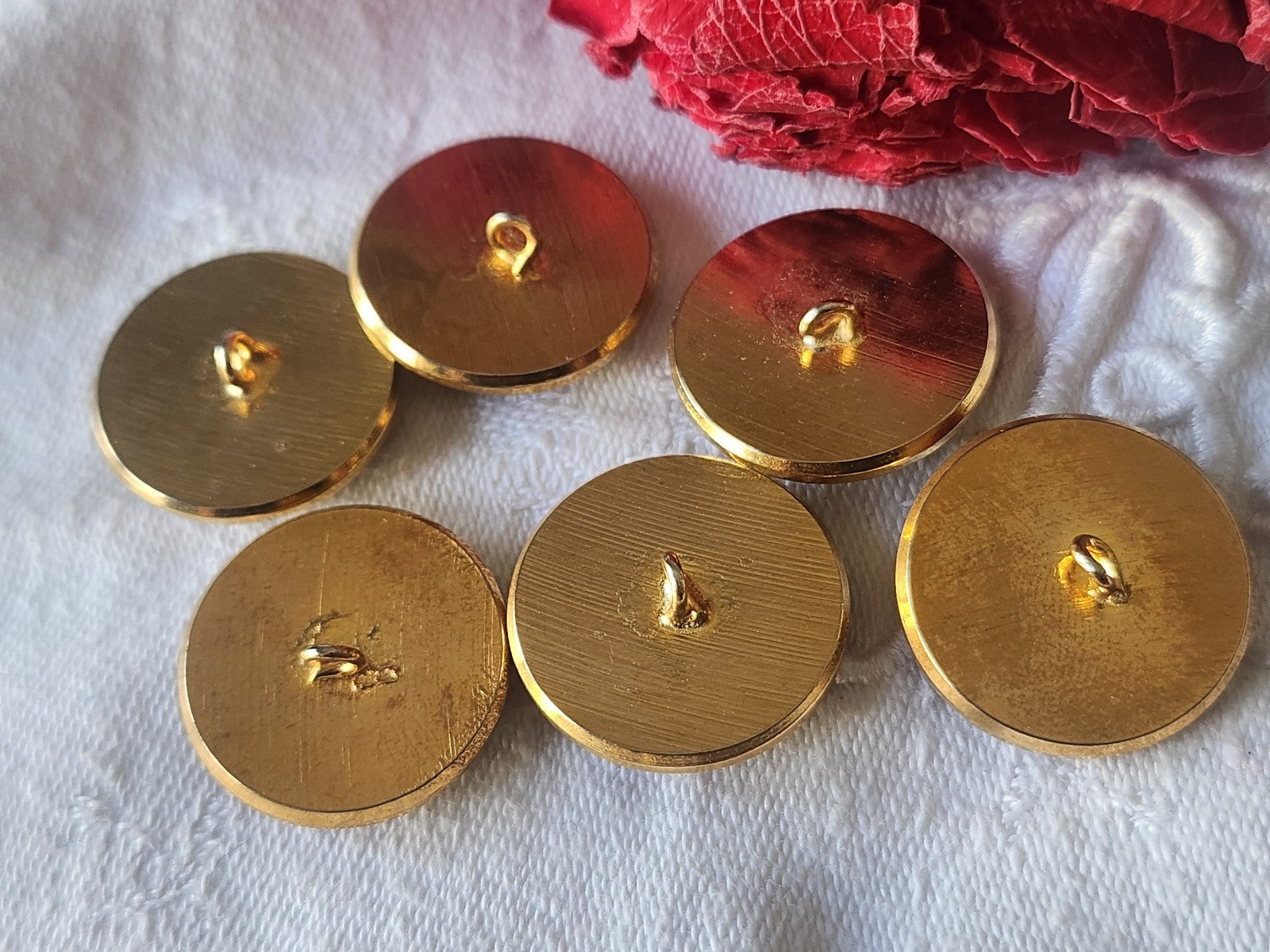 Lot 6 boutons anciens en metal coeur en nacre marron 2,2 cm ref 3769