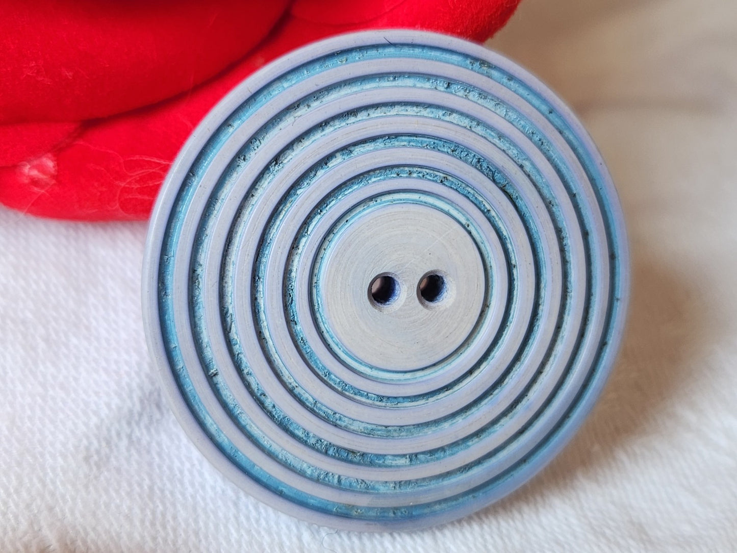 Gros bouton ancien spirale bleu trous  3,5 cm G17H