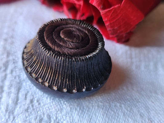 Volumineux  bouton  marron  passementerie vintage resine  pied 2,6 cm ref 407
