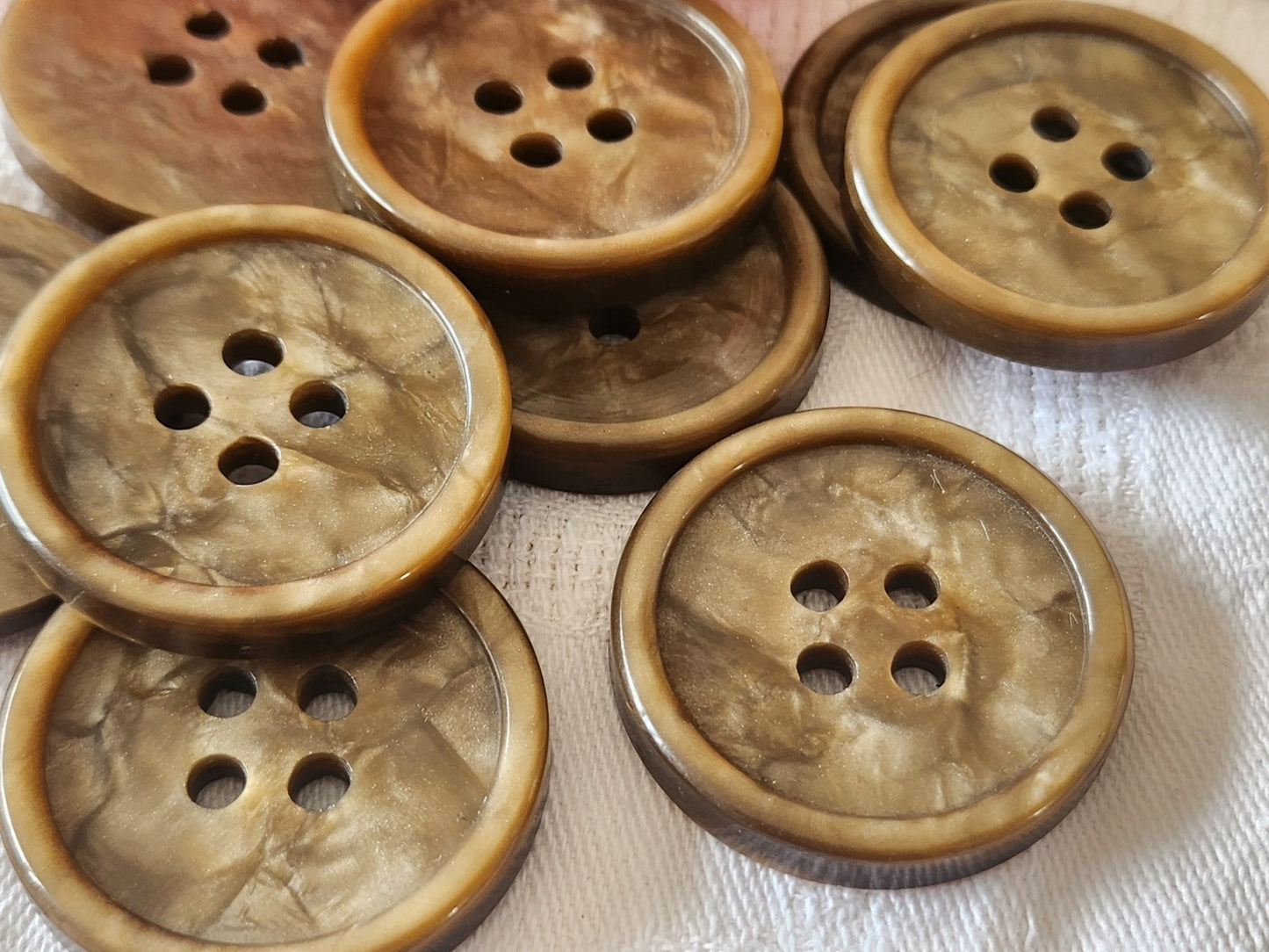 Lot 8 enormes XXL boutons anciens  marron moucheté  3,5 cm ref 3960