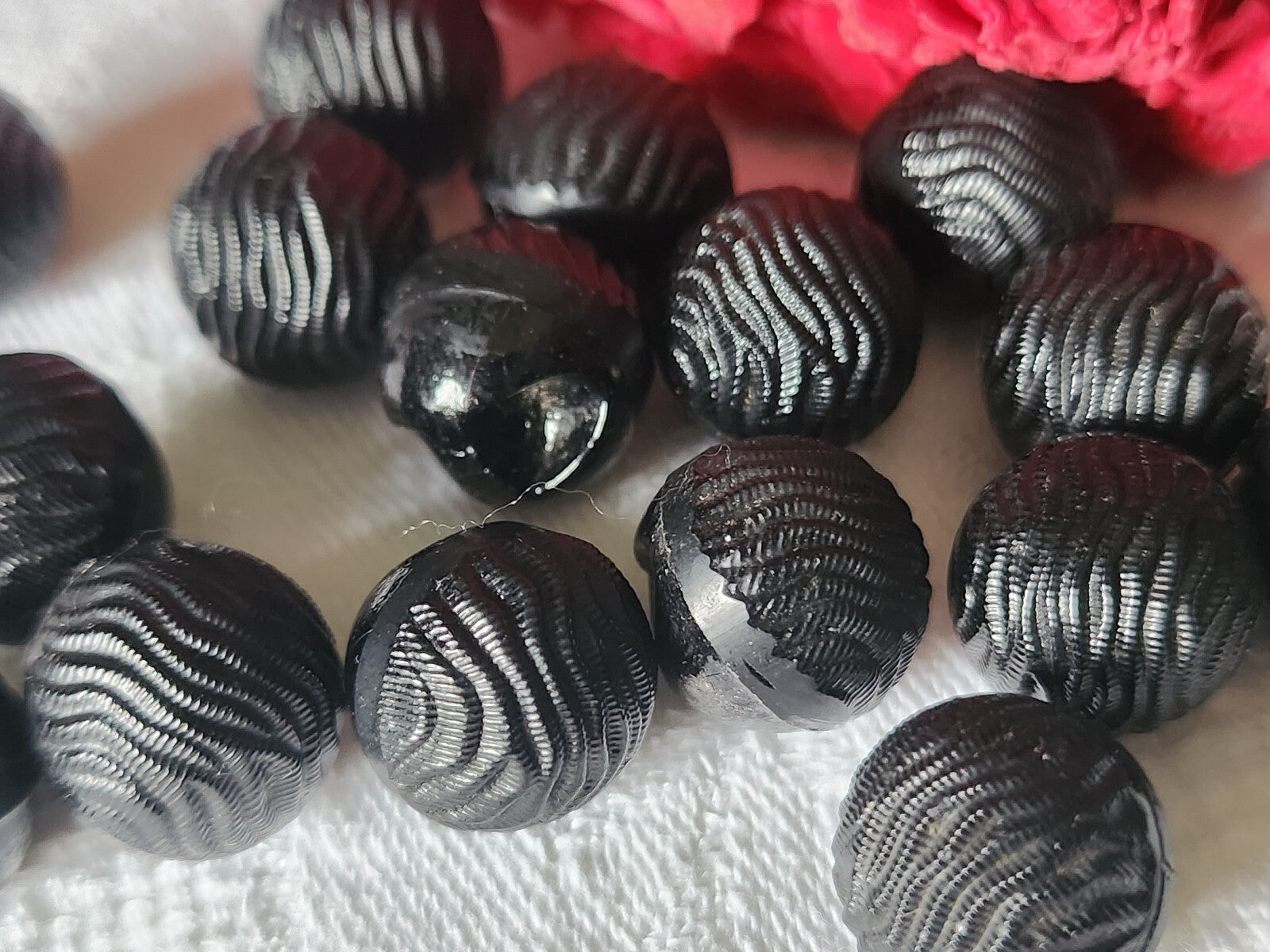 Lot 6 boutons ancien en verre noir boule art deco grelot 1,2 cm costume ref 1663