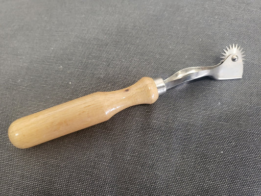 Roulette neuve vintage à patron roue ancienne bois  bois N°2 T1