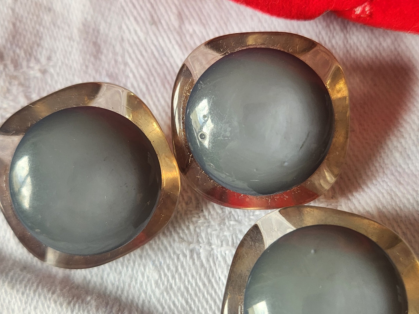 Trio boutons vintage volumineux à pied 2,3 cm gris ref 2268