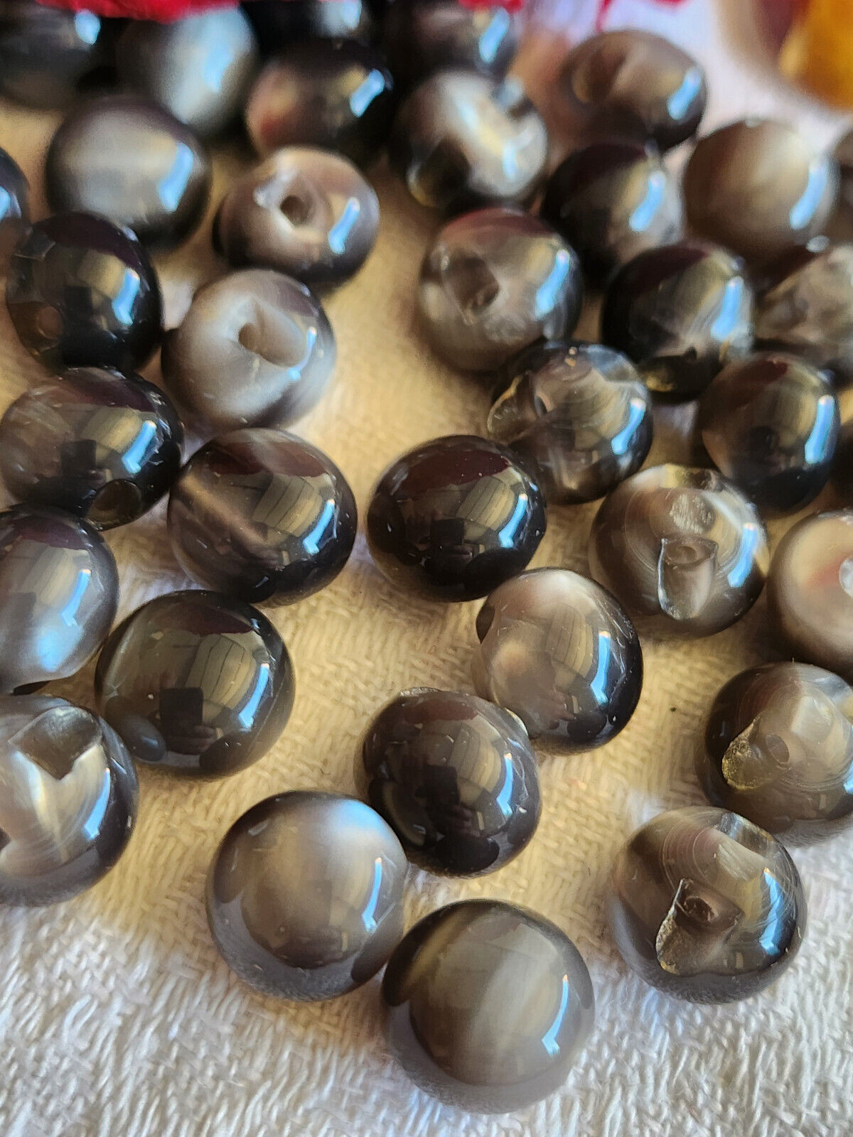 Lot 15 mini boutons vintage boule gris lumineux diamètre 1 cm ref 3432