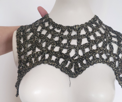 Grande encolure  vintage dentelle noir dore récup main robe soiréeevoir photo B8