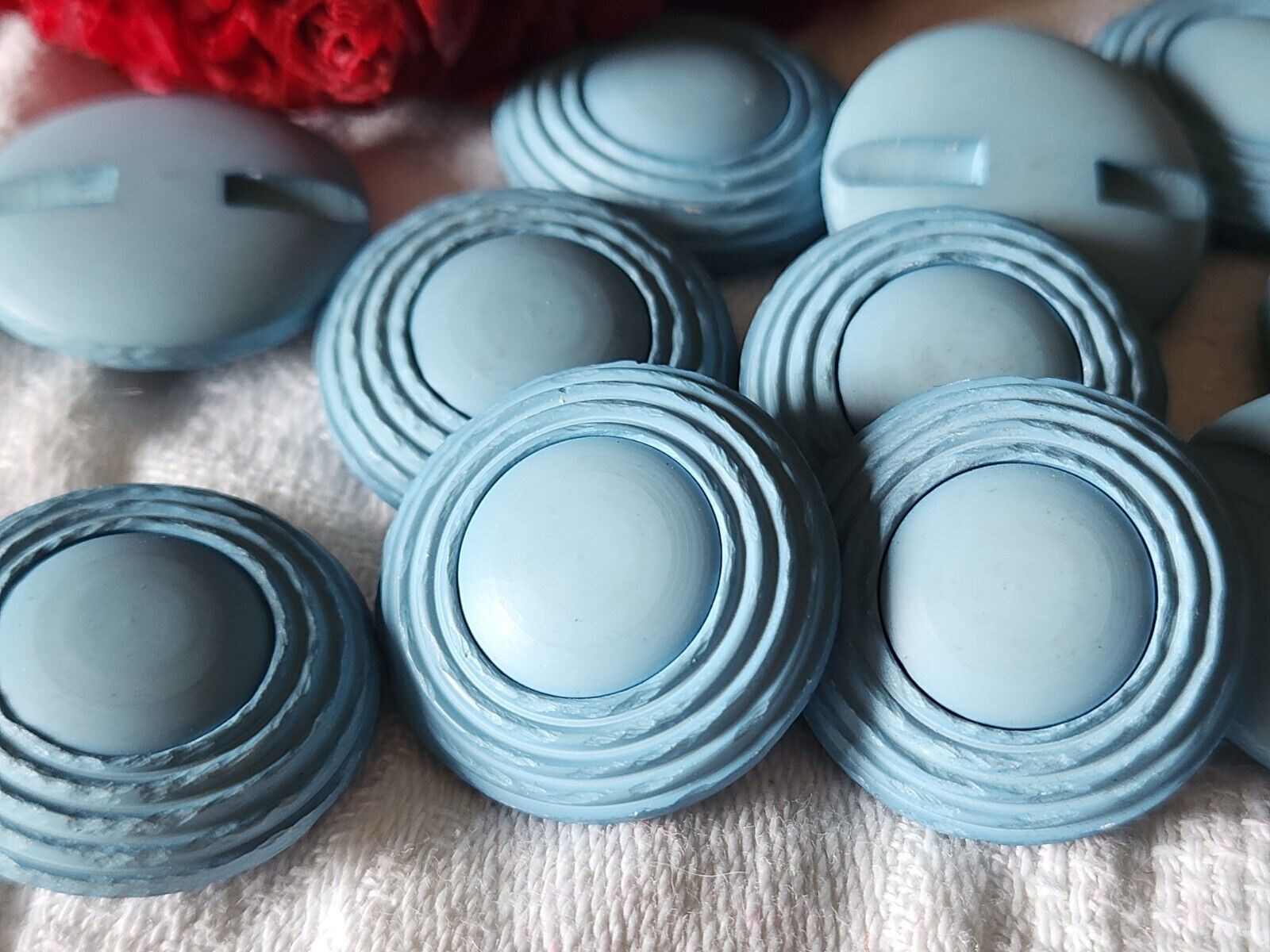 Lot 6 gros boutons vintage bleu mat à pied anneau doré 2,7 cm ref 3428