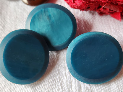 Trio boutons vintage bleu ovale pied mat lumineux 2,4 sur 2,6 cm ref 3221