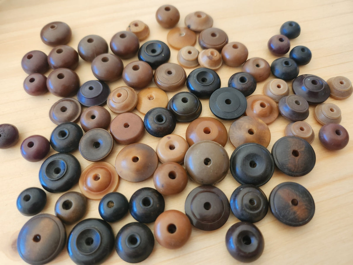 Lot  boutons anciens en corozo dit "sifflets" listing 1,1 à 1,8 cm photo  T10